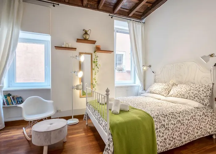 Tatil Evi Enchanting Loft In Trastevere *